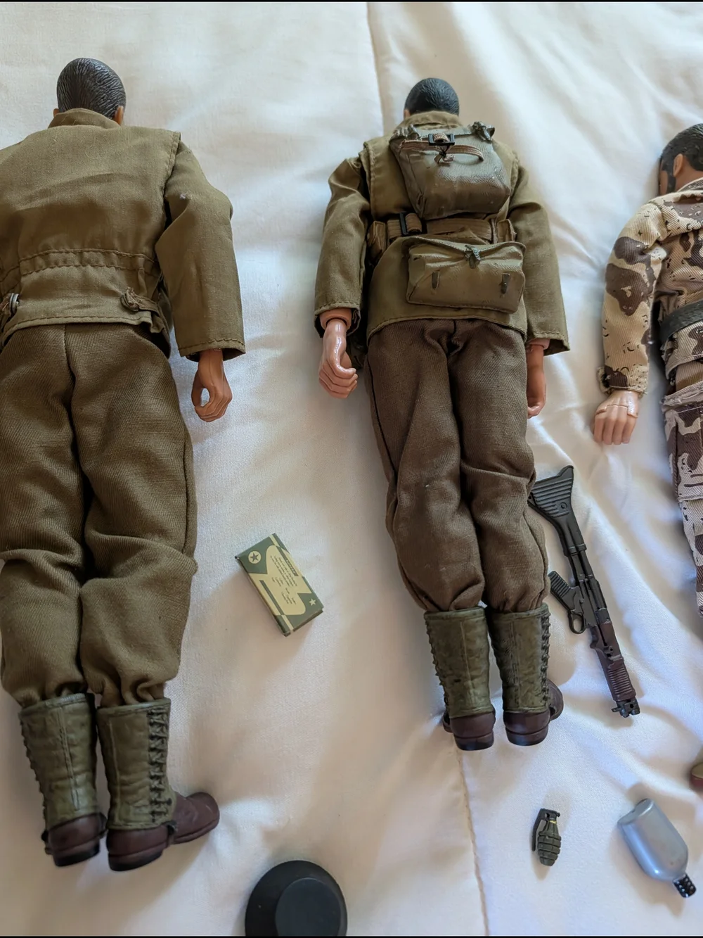 Lot of 4 1998 to 2002 Collectible 21st Century Military action figures